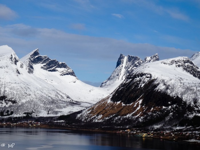 Luttinden, our first Peak. Hiked and skied this obvious colouir and had a sensational view from the top...