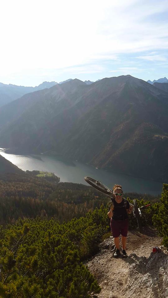 12227126_952619454817565_1075564710399923608_n